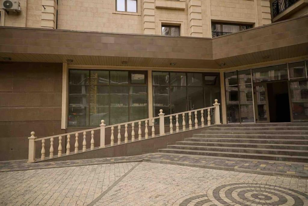 9Th And 6Th Floor Stylish Apartments With Mountainvista Bishkek Exterior foto