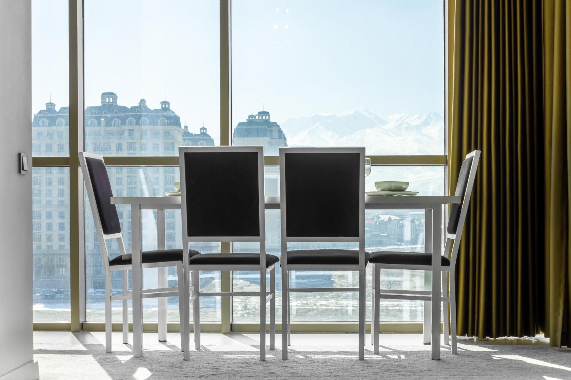 9Th And 6Th Floor Stylish Apartments With Mountainvista Bishkek Exterior foto